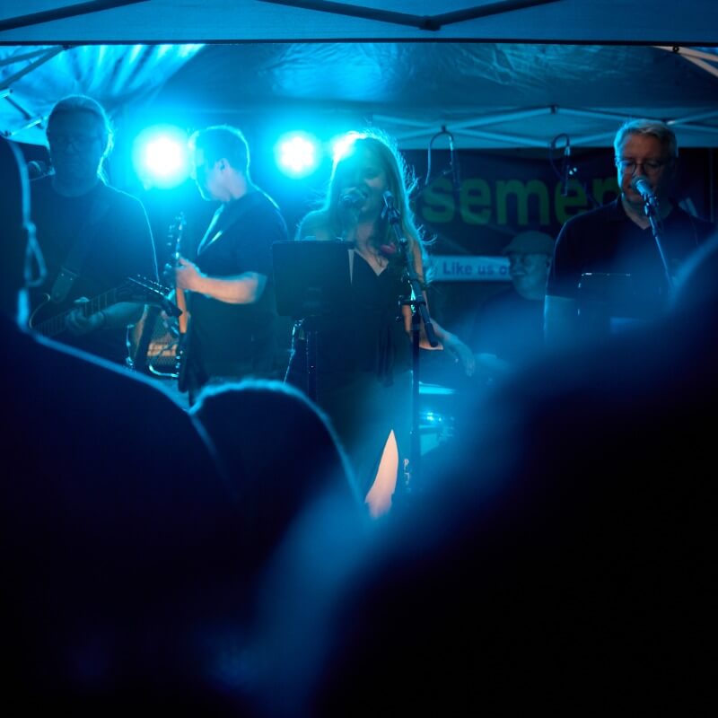 basementday_band_800x800